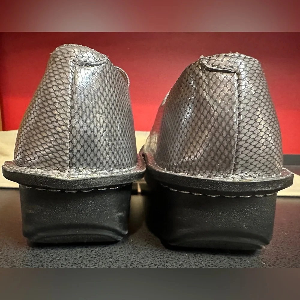 Alegria Paloma Pewter Embossed Leather Mary Janes Shoes Women’s Sz EU40/US9.5-10